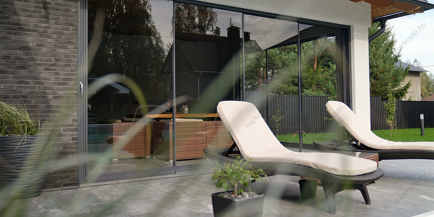 Панорамное остекление зоны отдыха. Система LARGO SLIDE Premium