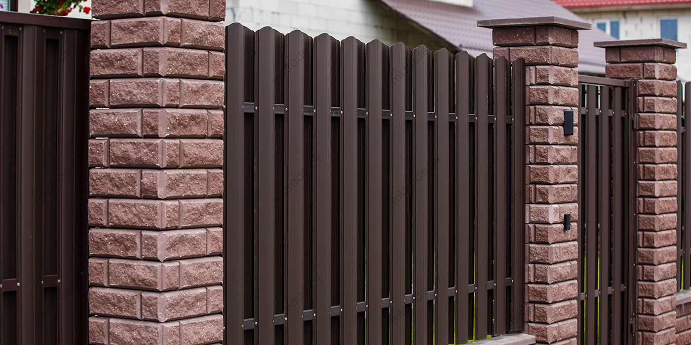 Штакетник металлический Европланка, цвет 8019 (серо-коричневый), МАТ