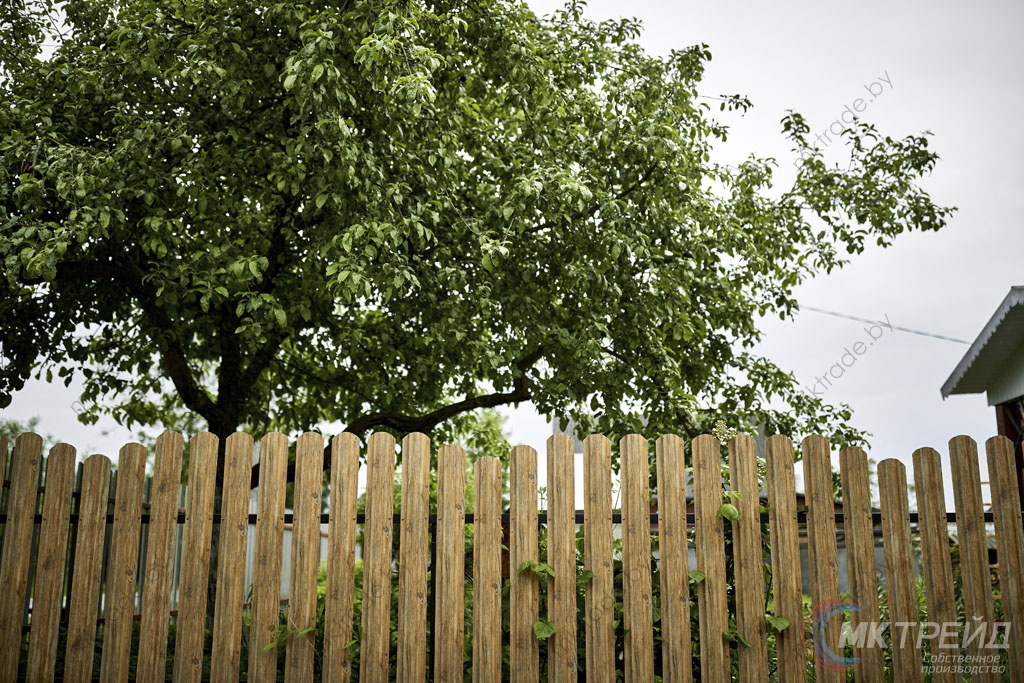 Штакетник металлический Трапеция-усиленный «под дерево» Античный Дуб золотой