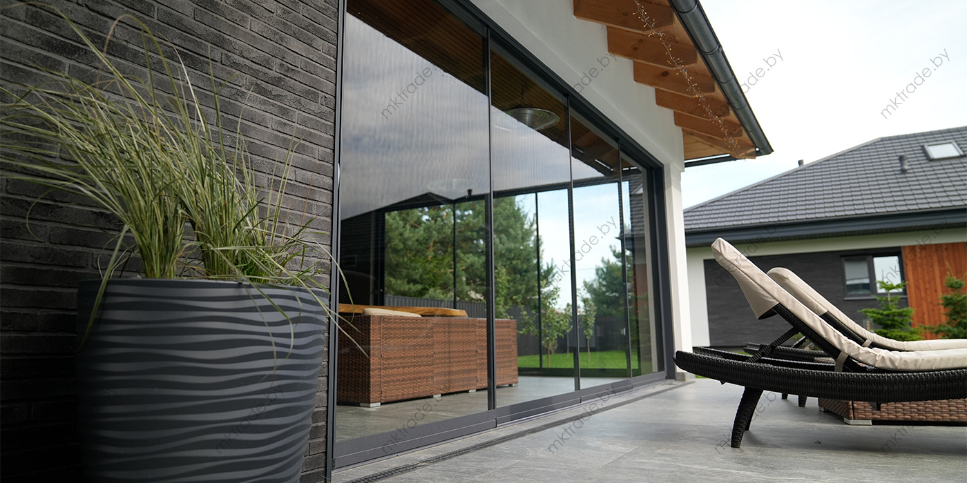 Панорамное остекление зоны отдыха. Система LARGO SLIDE Premium