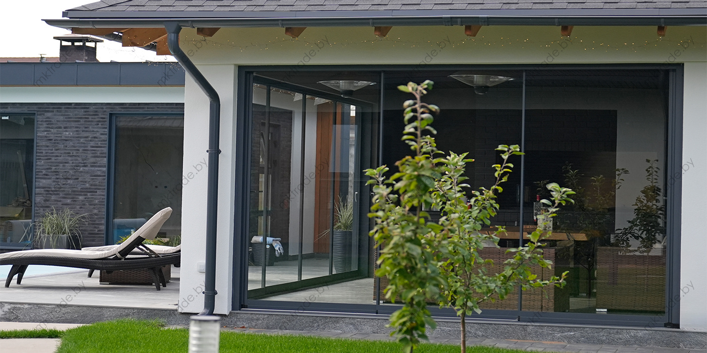 Панорамное остекление зоны отдыха. Система LARGO SLIDE Premium