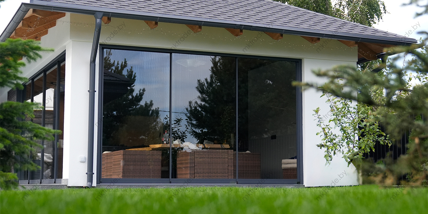 Панорамное остекление зоны отдыха. Система LARGO SLIDE Premium