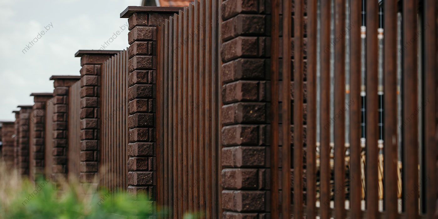 Штакетник металлический Европланка, Тёмное дерево (шахматка)